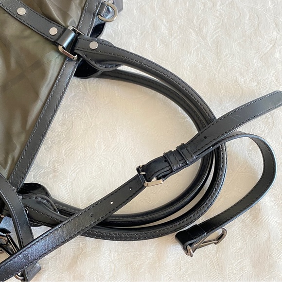 Burberry check nylon multi purpose bag - Picture 4 of 14